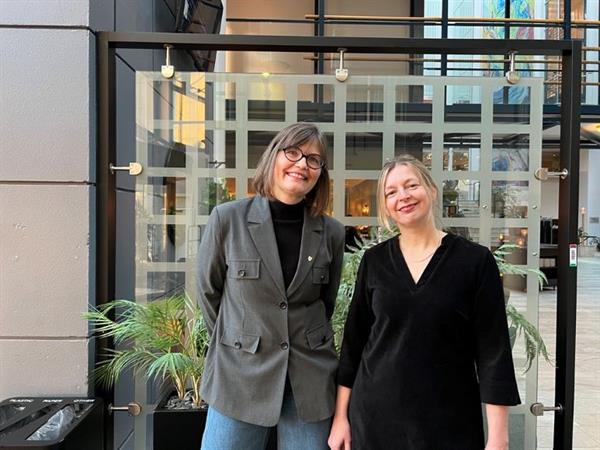 Prosjektleder Britt Elin Strand (t.v.) og seksjonsleder Anne Caroline Haugan.
