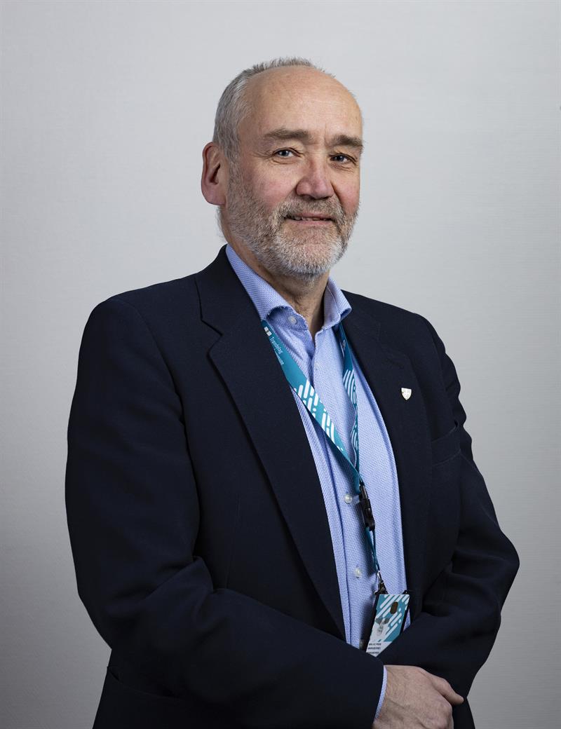 Portrett av fylkesdirektør Carl-Jakob Midttun.